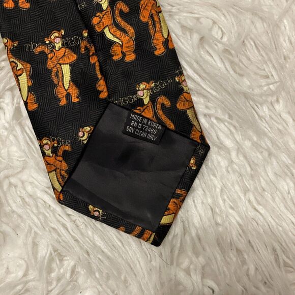 Tigger Neck Tie 100% Polyester Winnie The Pooh Disney - Picture 2 of 3